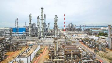 Peluang Strategis Chandra Asri (TPIA) di Balik Akuisisi Kilang Tua Shell di Singapura