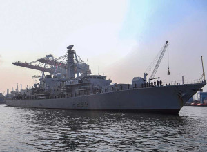 Kapal Angkatan Laut Kerajaan Inggris (HMS) Richmond Singgah di Indonesia